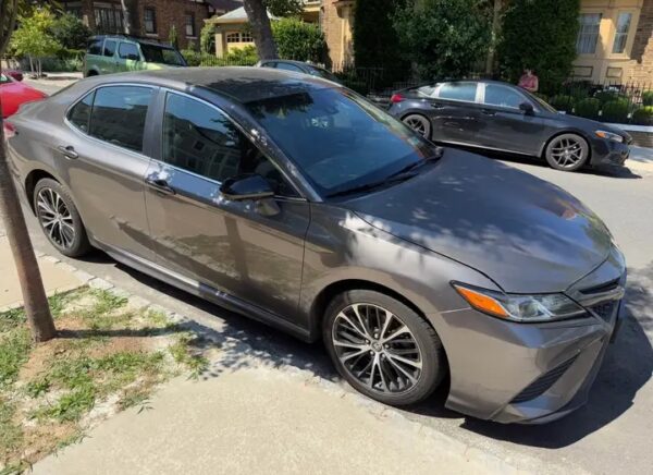 2018 toyota camry se sedan 4d