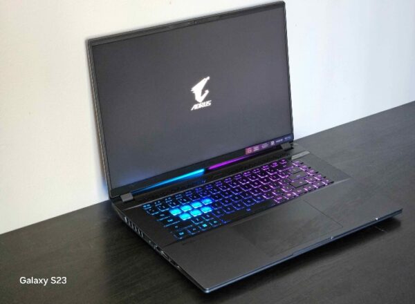 aorus 16x |17 14650hx rtx |4070 64gb ram | 3tb