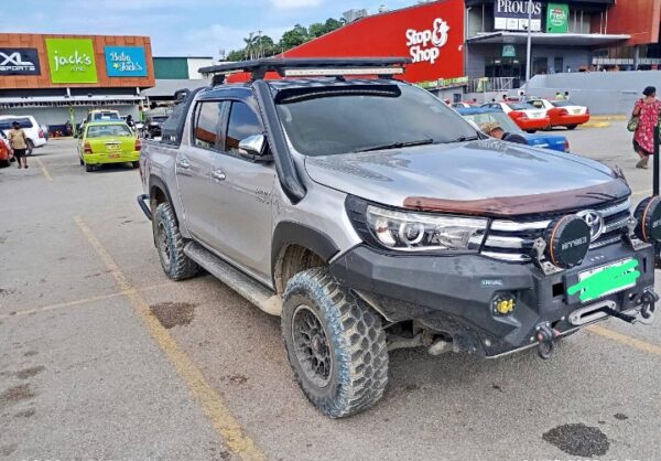 toyota hilux sr5