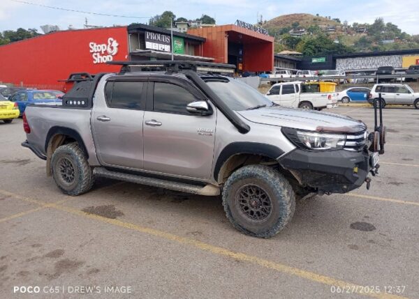 toyota hilux sr5