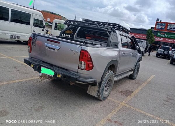 toyota hilux sr5