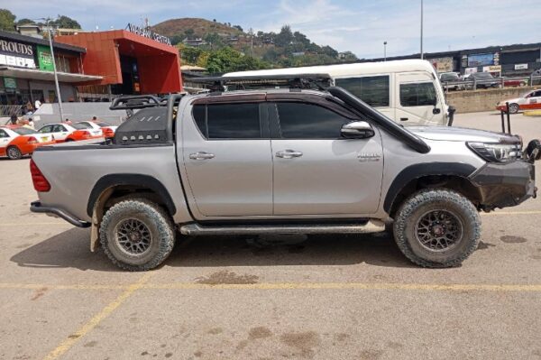 toyota hilux sr5