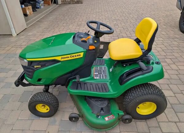 2024 john deere lawn mower tractor